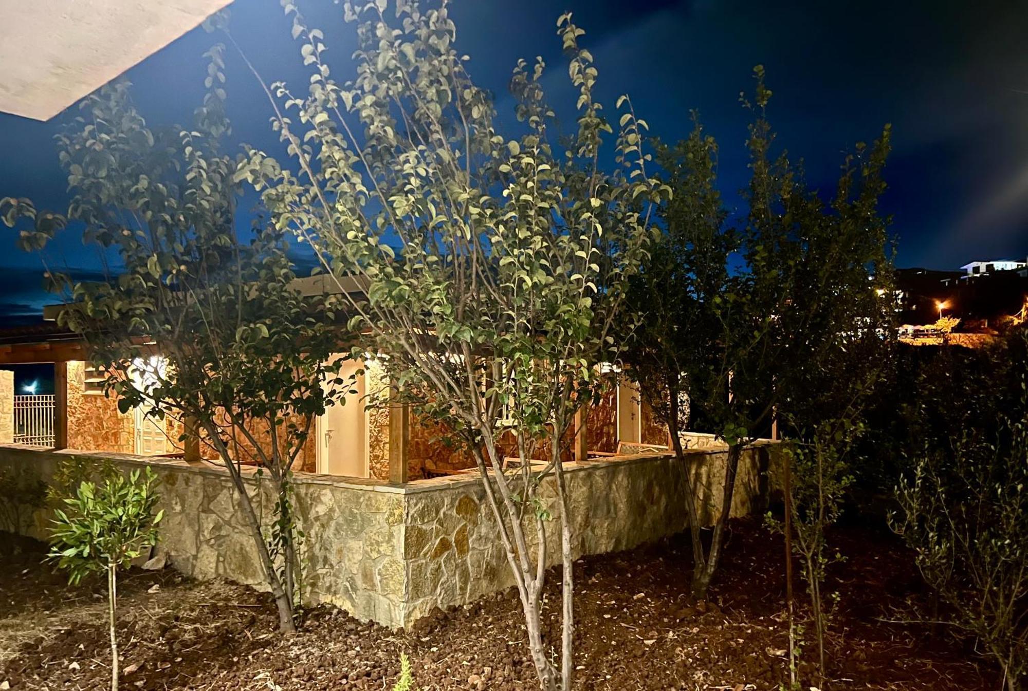 Hotel Jardin Miraculeux Himarë Exterior foto